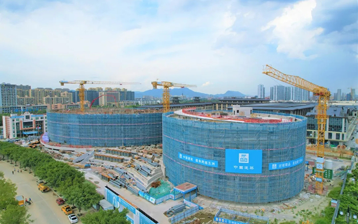 逐浪扬帆，K8凯发塔机吊起苍南大剧院“钢铁脊梁”