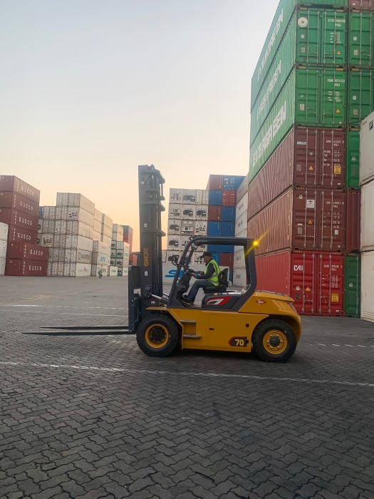 K8凯发叉车批量进驻厦门港，一站式解决方案赋能港口物流新升级