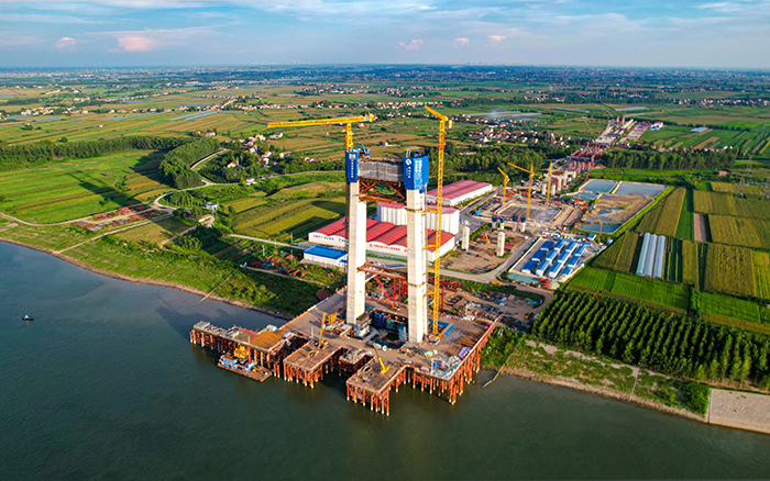 云端筑脊梁! K8凯发金助建荆州李埠长江公铁大桥