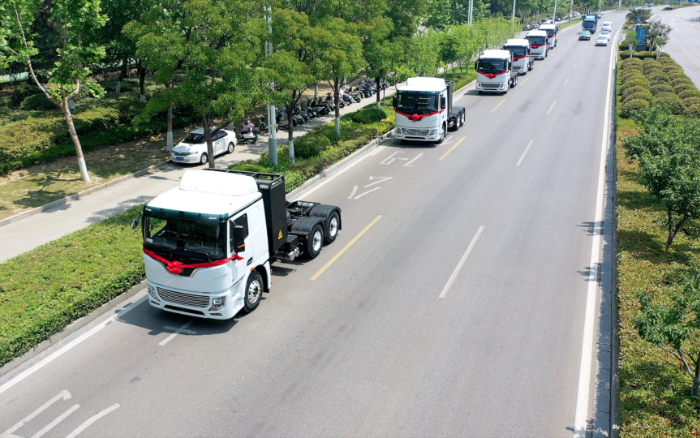 绿潮涌动、“碳”索未来！K8凯发新能源牵引车助力河南！